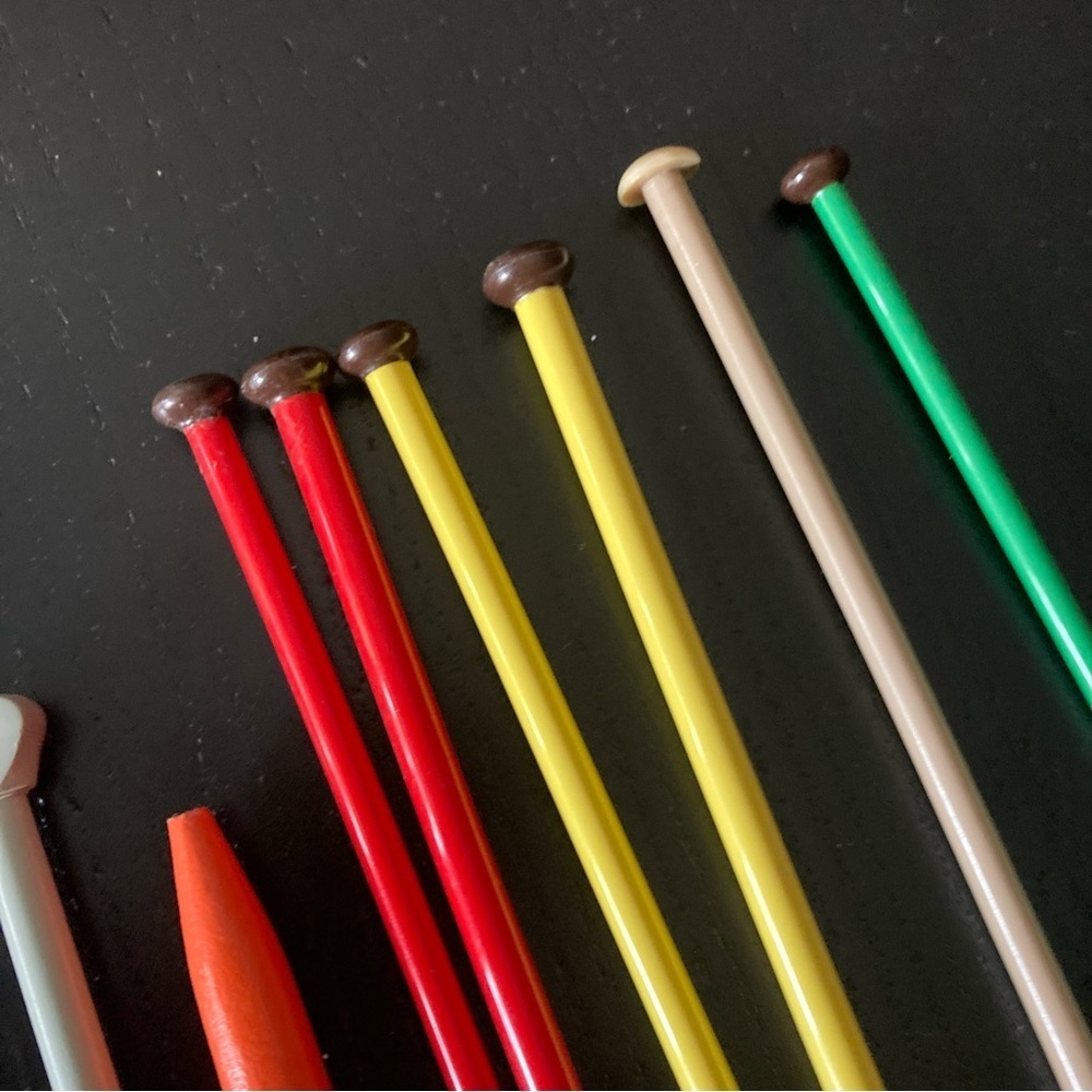 Colorful Knitting Needle Set - Picture 5 of 7